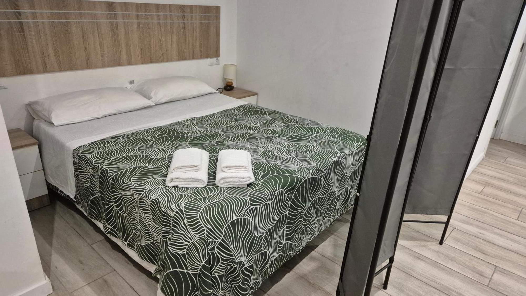 Malaga Velarde Center 3 Apartman Kültér fotó